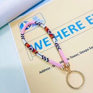 Porte-clés de poignet tendance pour femme, fait main, avec perles imitation perle et pierres, motif diamant bleu, rouge, jaune, noir, or – Idéal comme cadeau - Product Image 4