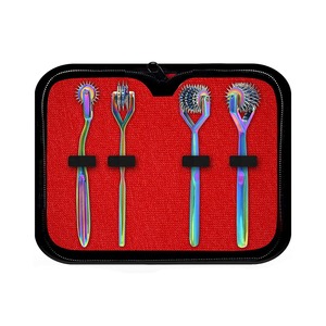 Juego de probadores de nervios sensoriales Wartenberg Neuro Pinwheel, 4 unidades (1, 3, 5, 7 cabezales) |   Herramientas de Diagnóstico de Acero Inoxidable con Diseño de Bandera de EE. UU. y Reino Unido, Garantía de 2 Años - Product Image 1