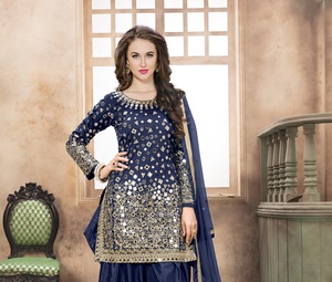Costume Salwar Moderne Semi-Couture en Soie Tapeta Brodé pour Femme - Idéal pour les Fêtes, Mariages et Diwali - Product Image 3