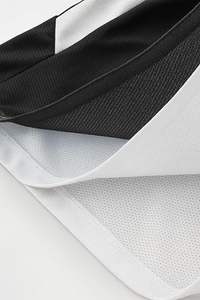 Uniforme de Baloncesto Personalizado de Alta Calidad – Camiseta y Pantalones Cortos Sublimados 100% Poliéster - Product Image 6