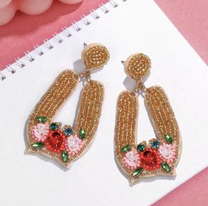 Pendientes de botón clásicos unisex de cristal hechos a mano con letras, color rojo intenso, novedades, estilo maestra, para boda - Product Image 5