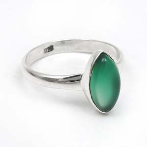 Bague Cocktail Bohème en Argent Sterling 925 Oxydé avec Onyx Vert Taille Marquise Sertie en Bezel – Bijoux en Gros - Product Image 1