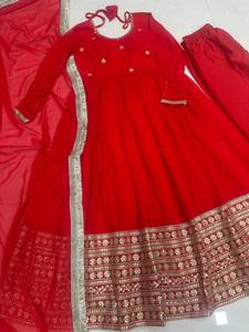 Robe longue en velours de qualité supérieure avec dupatta, élégante et luxueuse, tenue de mariage indienne et pakistanaise, entièrement cousue. - Product Image 5