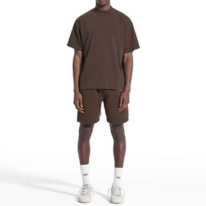 Ensemble T-shirt et short décontracté pour homme, col rond, manches courtes, texture matelassée 3D, respirant, coupe ample, idéal pour l'été et les trajets quotidiens, personnalisable avec logo OEM - Product Image 5