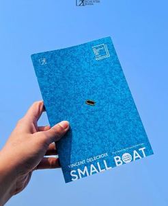Barco pequeño de Vincent Delecroix, novela de ficción de aventuras emocionales en formato de bolsillo - Product Image 1