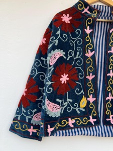 Veste bohème vintage en velours brodé de fleurs, écologique, col rond, manches longues, longueur normale, broderie artisanale, pour femmes - Product Image 5