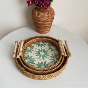 Plateau rectangulaire en rotin poli, résistant au lave-vaisselle, éco-responsable, de la marque Hs Husnain Crafts. - Product Image 2