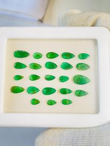 Esmeralda Zambiana Natural en Forma de Pera, 18.87 CTS, Color Verde Premium, Excelente Brillo, Joyería de Alta Calidad, Certificada por IGI - Product Image 4