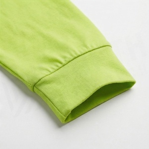 Conjunto Deportivo de Punto de 2 Piezas para Mujer, Top de Manga Larga con Botones y Pantalones Cortos Geométricos Verdes, Estilo Casual para Primavera/Verano - Product Image 6