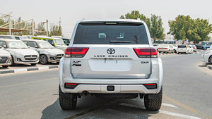 Toyota Land Cruiser LC300 GXR 3.3D essence turbo, transmission automatique, moteur 3.3 litres, 4x4, conduite à gauche, modèle 2022, neuf. - Product Image 2