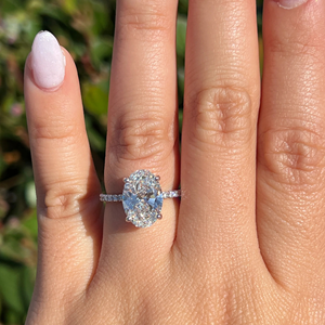 Bague de fiançailles et de mariage classique en or avec diamant ovale de 4,25 carats cultivé en laboratoire, certifié IGI, sertissage invisible, idéale pour les fêtes - Product Image 2