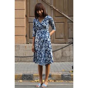 Vestido midi azul floral cruzado para mujer, con cuello en V, manga corta, informal, de algodón, para verano - Product Image 1