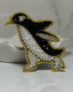 Broche Decorativo Hecho a Mano con Cuentas Bordadas, Elegante Pin de Arte Bordado con Cuentas para Ropa - Product Image 5