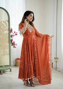 Robe Anarkali Orange en Rayonne pour Femme avec Broderie, Longueur Ras du Sol, Style Traditionnel Indien et Pakistanais, Coupe Ample pour Mariage - Product Image 5