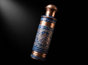 Bouteille d'eau en cuivre artisanale réutilisable, gourde traditionnelle en métal, flacon d'hydratation en cuivre de qualité supérieure pour la maison, le bureau et les voyages - Product Image 2