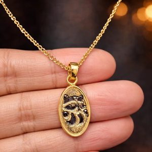 Colgante de plata de ley 925 con esmalte negro en forma ovalada para mujer - Product Image 1