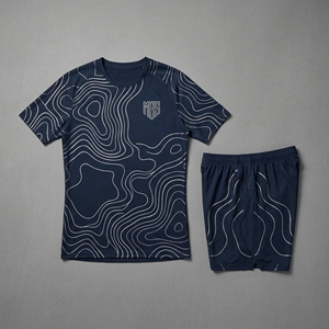 Ensemble maillot et short respirant en mesh pour homme avec logo imprimé sur le devant, coupe régulière - Elevation_01_The_Alpine_Contour_Kit - Product Image 5