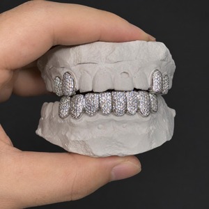 Grillz personnalisés faits à la main, bijoux dentaires Hip Hop, argent 925 plaqué rhodium, entièrement pavé, ensemble unisexe de 12 pièces - Product Image 6