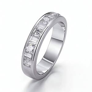 แหวนเพชรฮาล์ฟอีเทอร์นิตี้ ทองคำขาว 14K ประดับเพชรทรงกลมและทรงบาแกตต์ เพชรแล็บ ของขวัญวันครบรอบสำหรับผู้ชายและผู้หญิง - Product Image 1