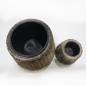 Macetas Redondas de Ratán Rústicas Minimalistas Hechas a Mano, Macetas Decorativas para Interiores, Acabado Natural Ecológico, Juego de Dos - Product Image 5