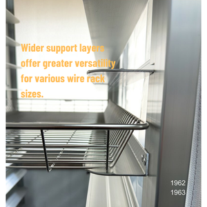 Chariot de boulangerie Atlas Star SN-1963 à 18 étagères en alliage d'aluminium argenté anodisé avec roues à frein et plateaux amovibles pour usage commercial - Product Image 5