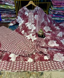 Conjunto de Kurta Anarkali, Pantalón y Dupatta de Lona de Algodón Grueso con Estampado Floral para Mujer |   Tops Largos |   Transpirable |   Bordado con Cuello en V |   Tallas Grandes - Product Image 1