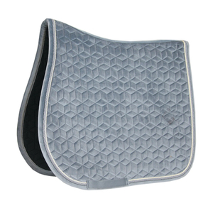 Silla de montar premium para caballos hecha con material de poliéster y neopreno, diseño resistente y duradero, servicio OEM, opción de logotipo personalizado. - Product Image 1