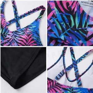 Ensemble tankini 2 pièces pour femmes, imprimé feuilles tropicales, haut croisé à bretelles avec détail froncé et short, maillot de bain à séchage rapide - Product Image 4