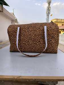 Bolsas de lona unisex ligeras de gran capacidad, ecológicas, multifuncionales, acolchadas de algodón, para fin de semana, con estampado de leopardo, para viaje. - Product Image 4