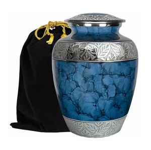 Urne funéraire adulte de haute qualité 100% fabriquée à la main urne funéraire urne en laiton massif pour cendres humaines en gros et produit d'auberge - Product Image 2