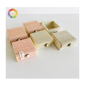 Boîte de rangement en bambou tissé écologique faite à la main, design rustique pour les cadeaux de thé, les bijoux, la décoration de la maison - Personnalisable - Product Image 4