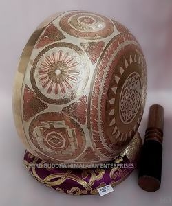 Bols chantants tibétains gravés à la main à bas prix avec plaqué argent pour les objets de collection d'art de méditation de yoga fabriqués au Népal - Product Image 4