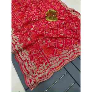 Sari de Moda con Estampado Bandhani en Georgette y Trabajo Pita, con Blusa Sin Coser, Color Rani - Product Image 1