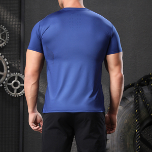 เสื้อยืดออกกำลังกายผู้ชายแบบรัดรูป OEM/ODM แห้งเร็ว ระบายอากาศได้ดี พิมพ์โลโก้ ชุดกีฬา ผ้าคอตตอนผสม - Product Image 5
