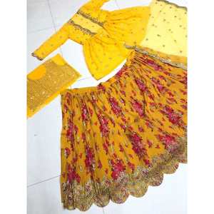 ผ้าจอร์เจียแฟชั่นพิมพ์ลายด้วยงานเย็บปักถักร้อย lehenga choli Koti สีเหลือง dupatta - Product Image 1