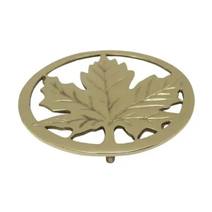 Trivet Decorativo Redondo de Metal, Resistente al Calor, Hecho a Mano, para Mesa - Product Image 6