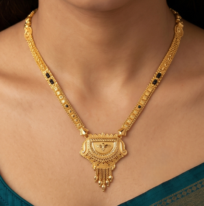 Collar con Colgante Divyoro Clásico de Aleación de Cobre Chapado en Oro de 24K, Diseño de Borla para Mujer, Joyería Hindú Mangalsutra de Orissa - Product Image 4