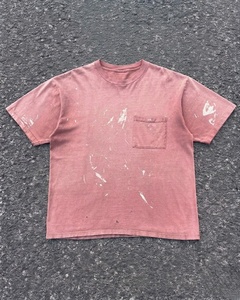 Camiseta de algodón rosa para hombre, manga corta, cuello redondo, estilo casual, lavado, desgastado, con salpicaduras de pintura, bolsillo, corte regular - Product Image 1