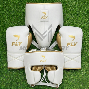 Set de Guantes de Boxeo MMA Fly Superlace, Protector de Cabeza, Protector Inguinal y Protector de Pene de Cuero Genuino Personalizado - Product Image 3