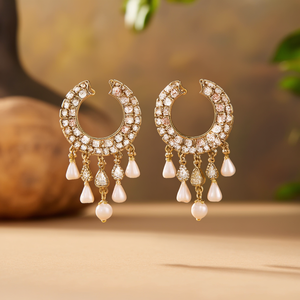 Boucles d'oreilles pendantes bohèmes vintage en laiton avec accents de perles et de diamants pour les soirées - Product Image 3