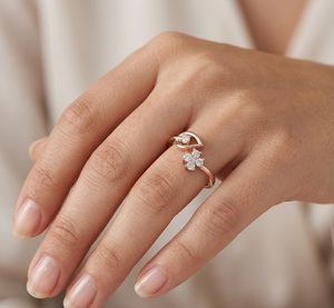 Bague élégante en or rose 14 carats avec feuille de diamant et fleur de diamant de laboratoire, ajustable, bijoux fins pour femmes - Product Image 2