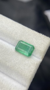 Émeraude naturelle zambienne, taille octogonale, pierre à bon lustre, pierre précieuse non montée pour la création de bijoux, 1,88 carat, pierre certifiée - Product Image 2
