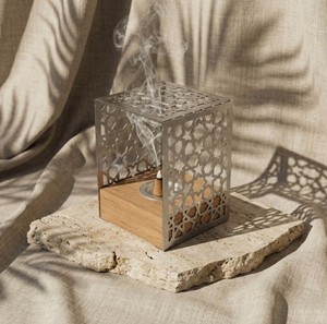 Quemador de Bakhoor Metálico Ecológico de Nuevo Diseño |   Incienso en Cubos con Patrón Islámico para Decoración del Hogar en Primavera |   Quemador de fragancia de oud de lujo - Product Image 4