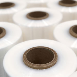 Rouleau de film étirable souple transparent LDPE polyoléfine de 50cm de large personnalisé pour le traitement des palettes avec emballage de protection - Product Image 3