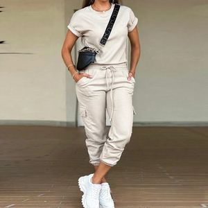 Ensemble de jogging décontracté pour femme, couleur unie, haut à manches courtes, pantalon à cordon de serrage, respirant, en polyester tricoté, molletonné, infroissable, grande taille - Product Image 4