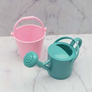 Arrosoir miniature en ABS à l'échelle 1:6 - Accessoires de jardin fonctionnels, légers et adorables en 3 couleurs mignonnes - Product Image 3