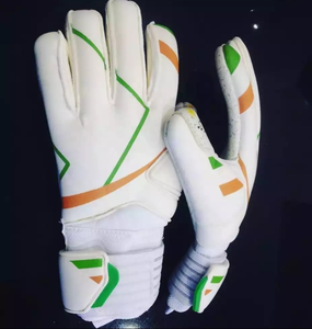 <b>Super</b> Soft Comfortable Goalie Gloves German Latex Goalkeeper Gloves - Product Image 5