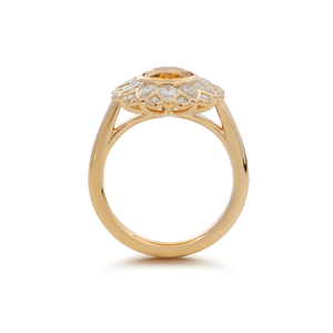 แหวนเพชรเหลืองทองคำแท้ 14K ประดับเพชรเหลืองเพาะเลี้ยงในห้องปฏิบัติการ ดีไซน์ดอกทานตะวัน แรงบันดาลใจจากธรรมชาติ พร้อมขอบล้อมเพชร ราคาจากผู้ผลิต - Product Image 6