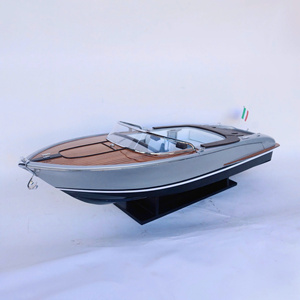 RIVA ISEO Pintado en Plata - Maqueta de Lancha Rápida Europea de Madera Hecha a Mano para Decoración del Hogar, Estilo Náutico o Regalo Empresarial - Product Image 1