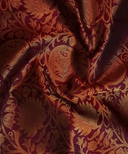 Sari de Seda Morado con Bordado Dorado Zari, Traje Tradicional Indio para Bodas, Estilo Banarasi, Sari Largo Hasta el Suelo para Mujer - Product Image 3